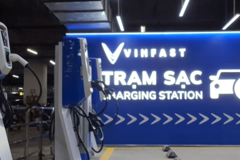 Pin và trạm sạc ô tô điện